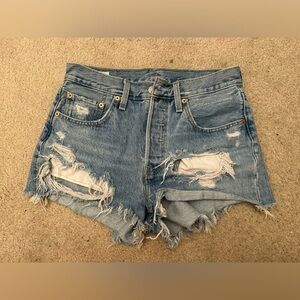 Women’s high waisted Levi’s shorts